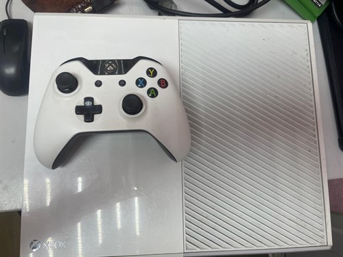 Игровая приставка Microsoft Xbox One 1540 (500 ГБ) 890000479587 - фото 733841