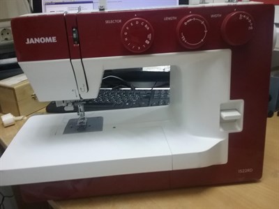 Швейная машинка Janome 1522RD