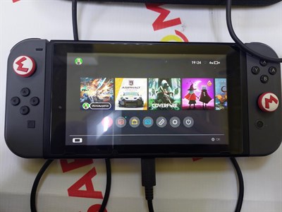 Игровая приставка Nintendo Switch (HAC-001)