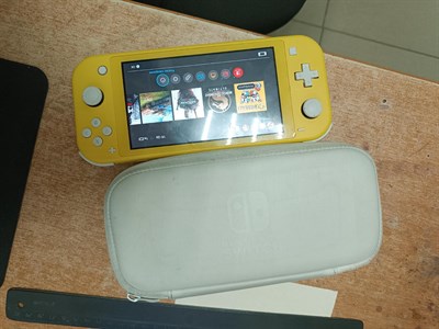 Игровая приставка Nintendo Switch Lite (HDH-001)