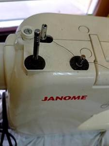 Швейная машина Janome 2055