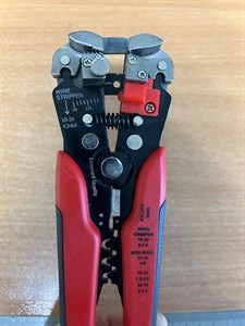 Инструмент для зачистки кабеля и обжима наконечников Proconnect 12-4005-4
