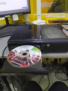 Игровая приставка Microsoft Xbox 360 E (1538)