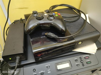 Игровая приставка Microsoft Xbox 360 E 890000489139