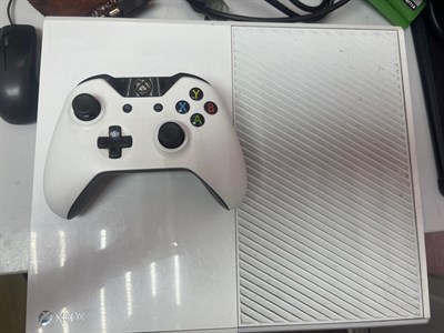 Игровая приставка Microsoft Xbox One 1540 (500 ГБ) 890000479587